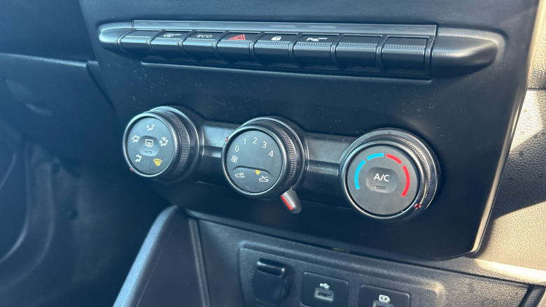 Dacia Duster 1.0 TCe 100 Comfort 5dr Bi Fuel Estate